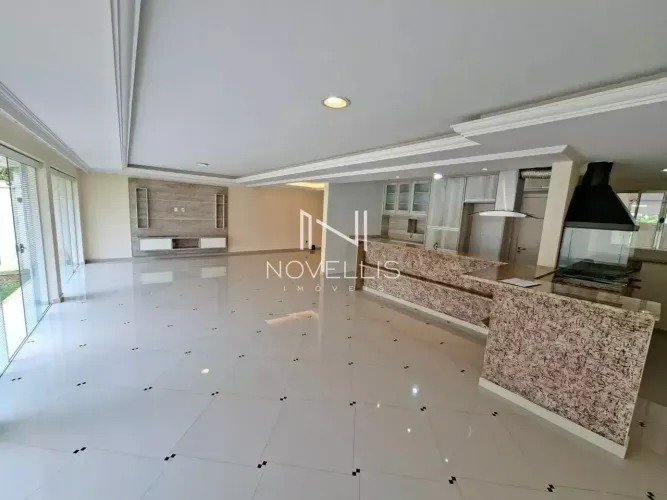 Sobrado em Condomínio para Aluguel no Home Club Vila Branca, Jacareí/SP - R$ 7.000,00