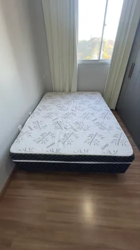 Vendo cama casal D33