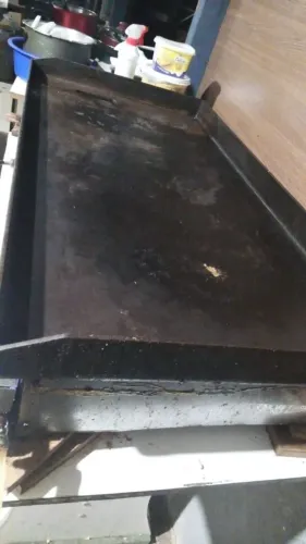 Chapa grande ótima para quem quer trabalhar com lanches
