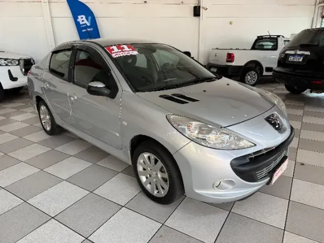 Peugeot 207 Sedan Passion XR 1.4 Flex 8V 4P 2011