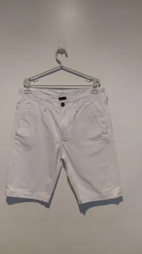 Bermuda masculina branca Mitchell slim Tam 44