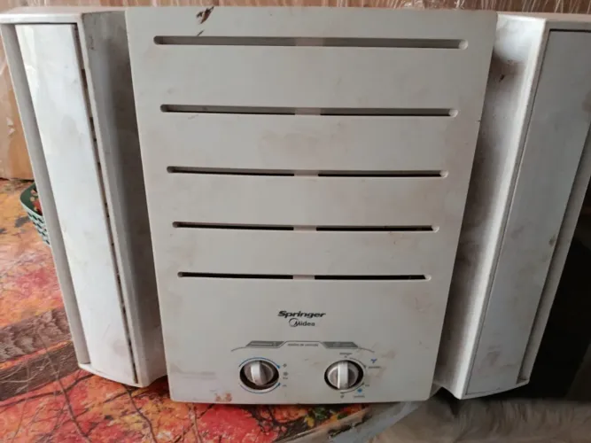 Ar-Condicionado de Janela Springer Midea - Usado