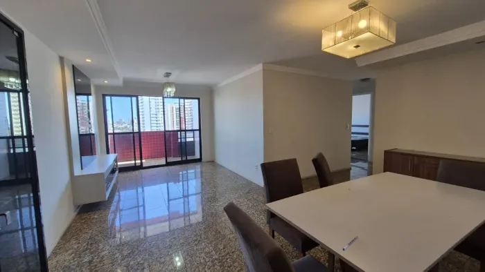 Imóvel para aluguel possui 116 metros quadrados com 3 quartos em Farol - Maceió - AL