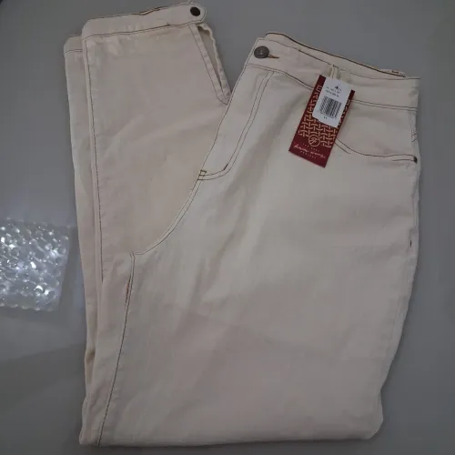 Calça Feminina Mom Cano Médio Creme Tamanho 46 Fact Jeans