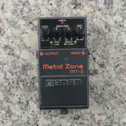 Pedal Guitarra Distortion Boss Metal Zone MT-2