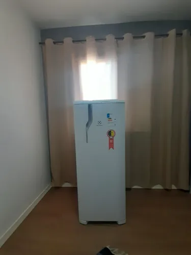 Geladeira Electrolux RE31 - semi nova