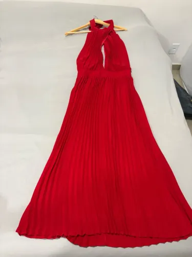 Vestido midi plissado