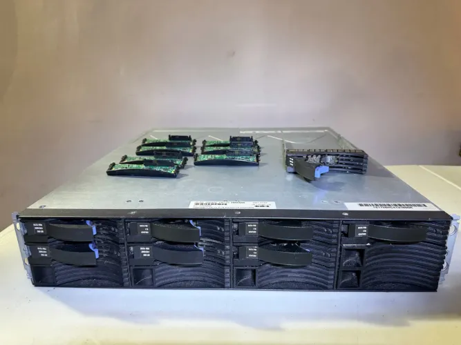 Storage SAN IBM System Storage DS3400 Fibre Channel 2U + Placas Interposer SATA Brinde