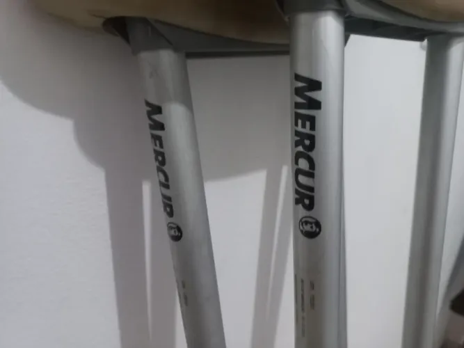 Muletas único dono e sem avaria