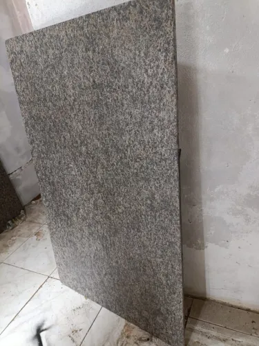 Tampo de mesa em marmore