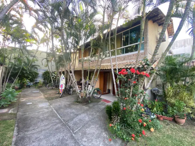 Casa em Condomínio Totalmente Reformada  Sol da Manhã e Conforto nas Palme