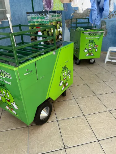 Carrinho de Água de Coco