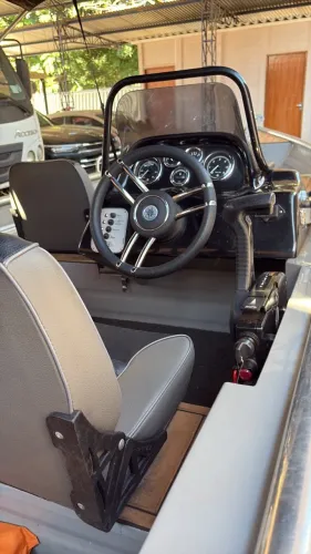 Barco Amazon 6.0 UAI náutica 58h, ano/24 início navegação 2025, completo c/ reboque