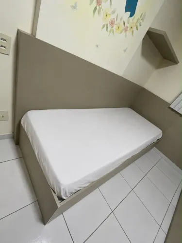 Cama de MDF com dois gavetão na parte de baixo, solteiro, s/colchao