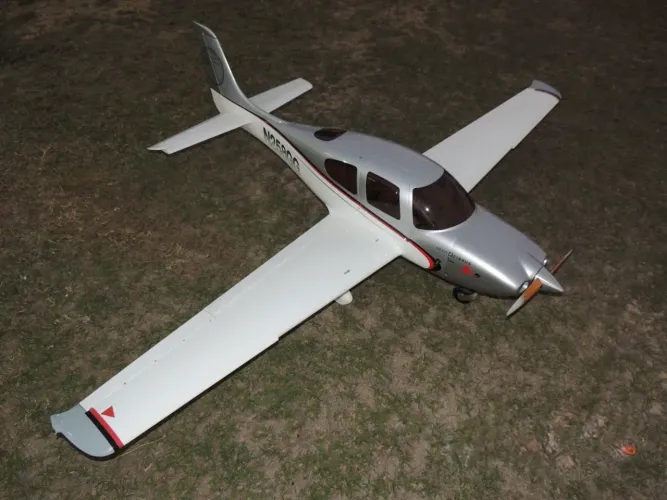 Aeromodelo cirrus 35cc H9