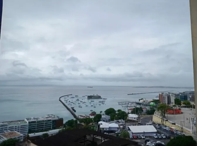 Vendo ou alugo excelente sala com vista para baía de todos os Santos 