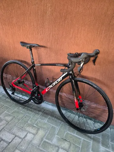 Bicicleta cadenza de carbono