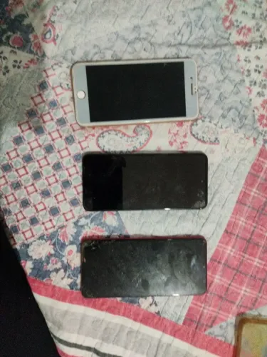 Celulares com a tela quebrada para retirar peça 