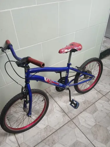 Bike semi-nova freio bons, aceito trocas dependendo do que for.