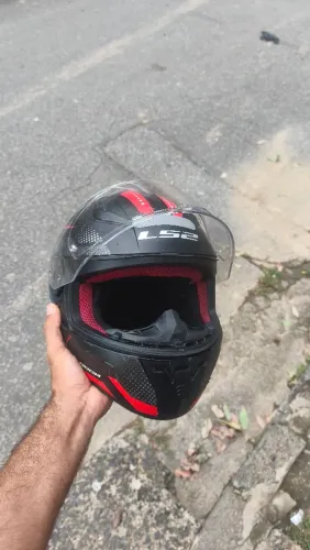 Capacete LS2 tamanho 60.