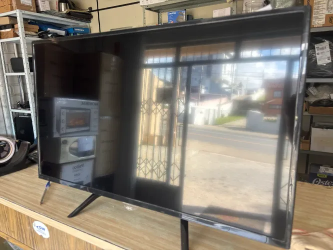 TV 32 AOC