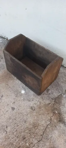 Caixa de madeira antiga