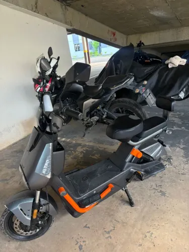 Vendo moto elétrica semi nova Amazon motora