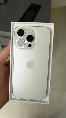 iPhone 15 pro 128gb branco