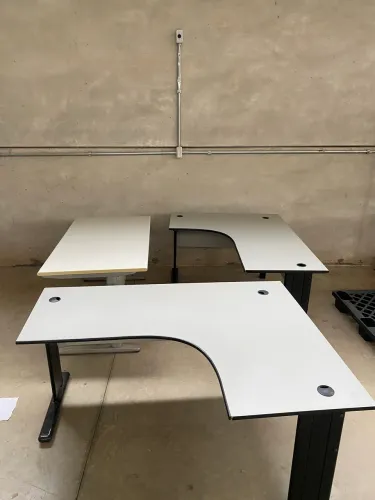 Mesas e prateleiras