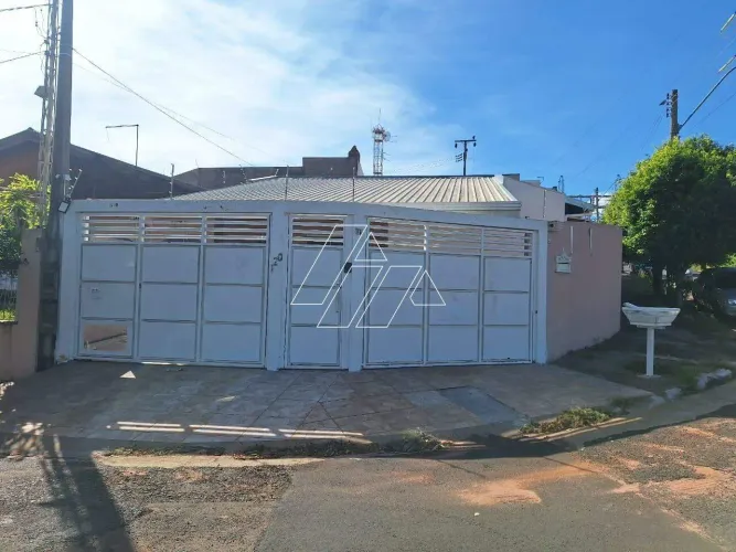Casa para aluguel, 3 quartos, 1 suíte, Jardim Itaipu - Marília/SP