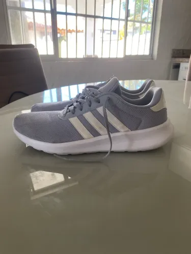 Tênis adidas 43