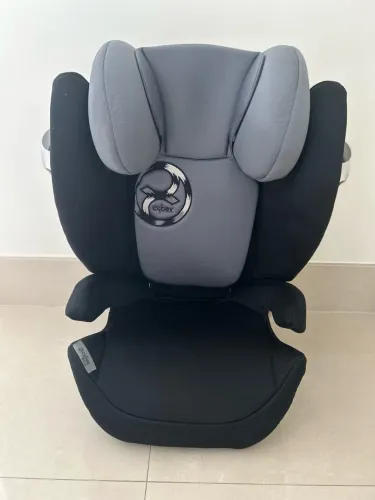 Cadeirinha de bebê para carro da Cybex Gold M-fix.