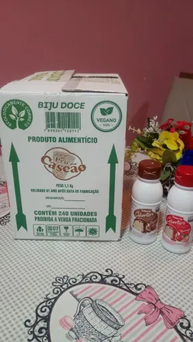Caixa de casquinha biju doce com 225 unidades