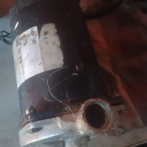 Vendo bomba d'água trifásico funcionando perfeitamente 