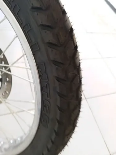 Alugo moto bross 0km 85. 9 84 75 38 07 350 semana 550 calção