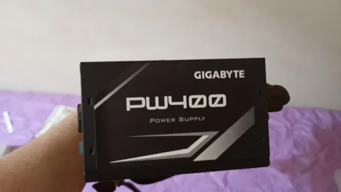 Fonte Gigabyte PW400 80 Plus White 400W