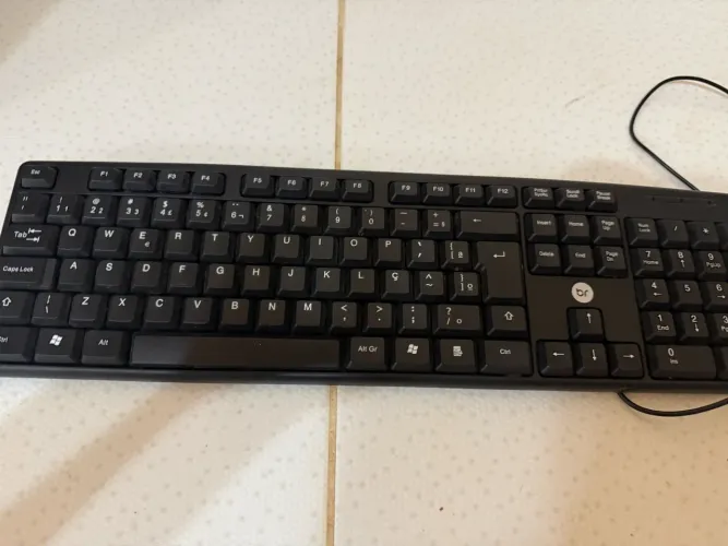 Teclado BR USB - Excelente Estado 
