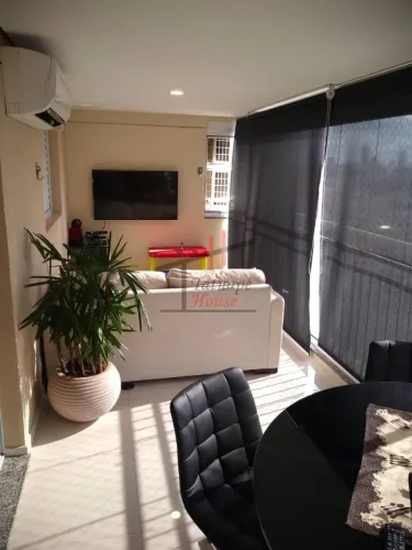 Apartamento com Varanda Gourmet na Vila Carråo