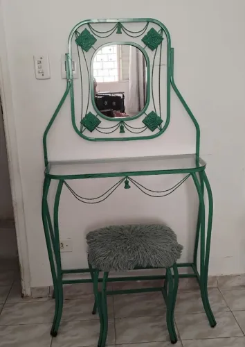 Penteadeira de metal
