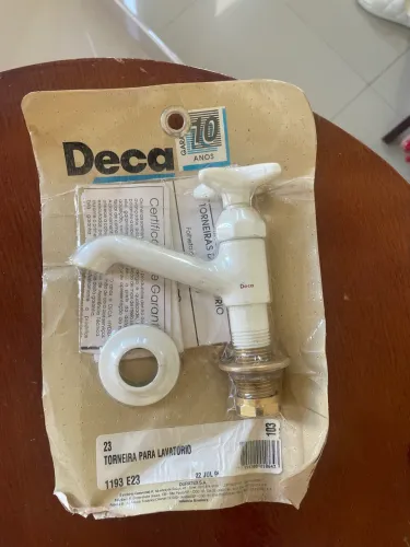 Torneira da Deca p/ lavatório cor branca R$ 110,00