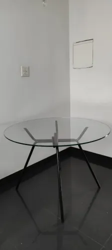 Mesa de jantar redonda em vidro 120cm diâmetro