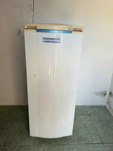 Vendo geladeira cônsul 1 porta