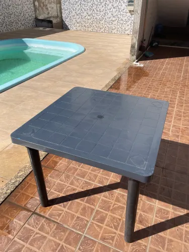 Mesa de Plástico Quadrada Desmontável preta