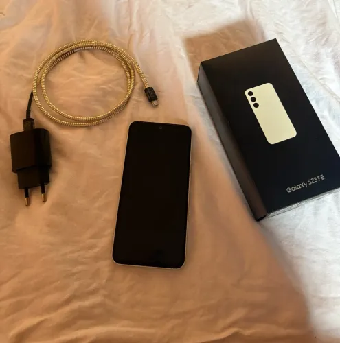 Samsung Galaxy S23 FE 128GB Creme + Caixa e Carregador Original