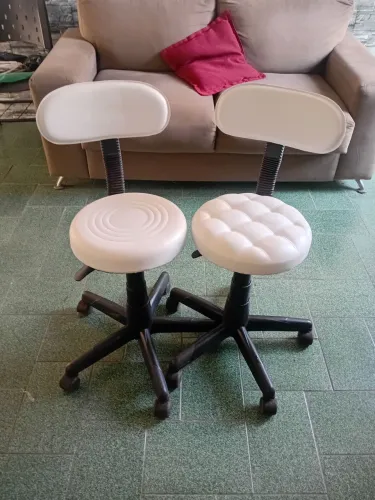 Mocho giratória com regulagem de altura encosto slim branco