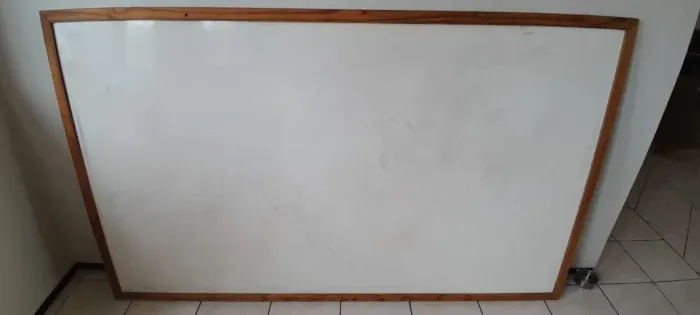 Quadro Branco 200x120 - Ótimo Estado