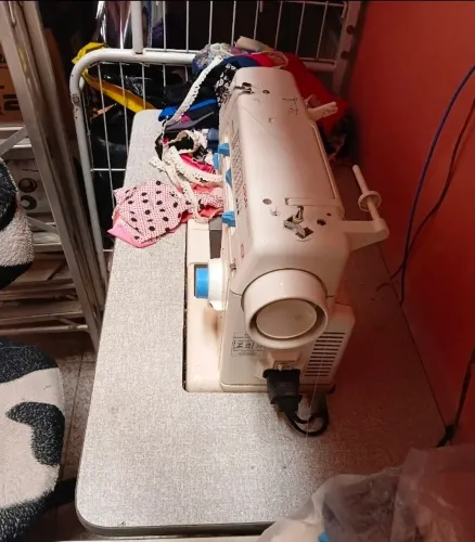 MAQUINA DE COSTURA SINGER