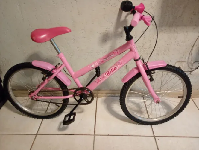 Vendo bicicleta aro 20. Não entrego retirar no bairro Jardim Holanda