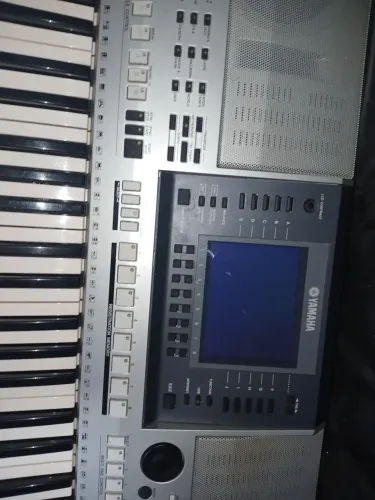 Teclado Yamaha psr s 700