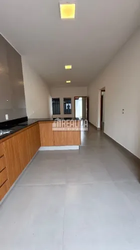 Casa à venda no Parque das Laranjeiras, Uberaba - 3 dormitórios sendo 1 suíte.